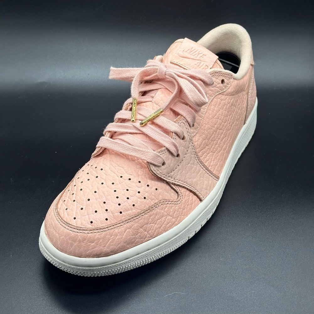 Jordan 1 Retro Low